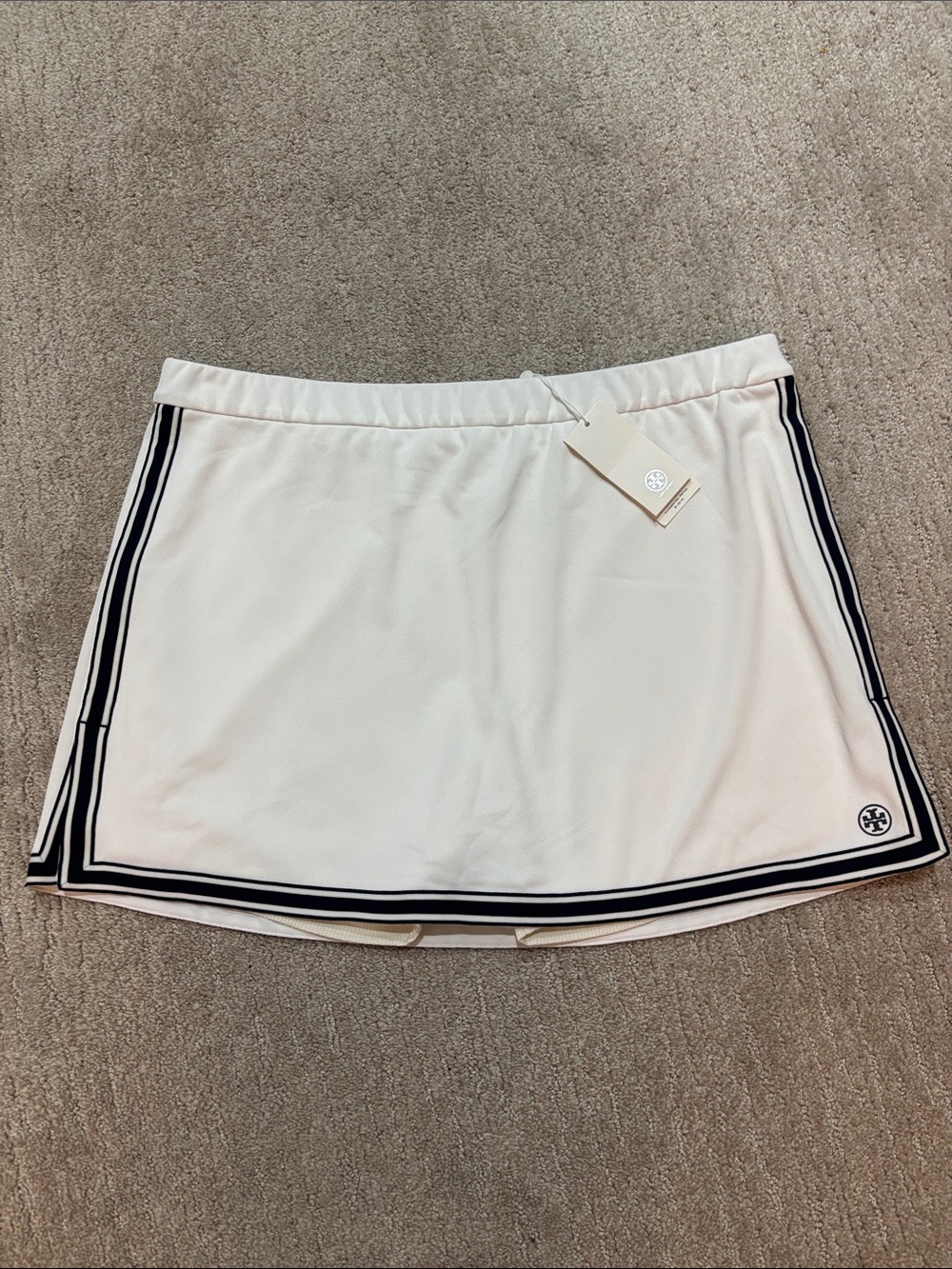 🏷 Tory Burch skort